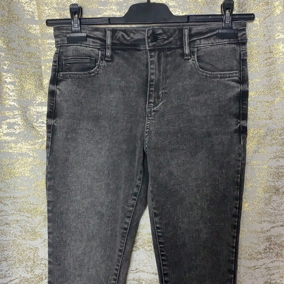 CELLO Grey Wash Mid Rise Straight Ankle Raw Hem Jeans Size 3 - Picture 4 of 14